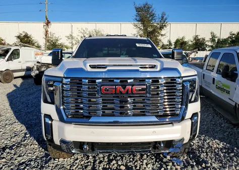 2024 GMC Sierra K3500 Denali z USA, uszkodzony, nr VIN 1GT49WEY1RF419168